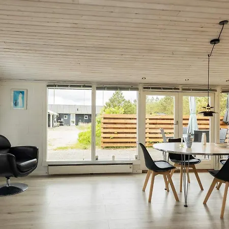 Beachfront Bliss In Albaek - By Traum 別荘 *